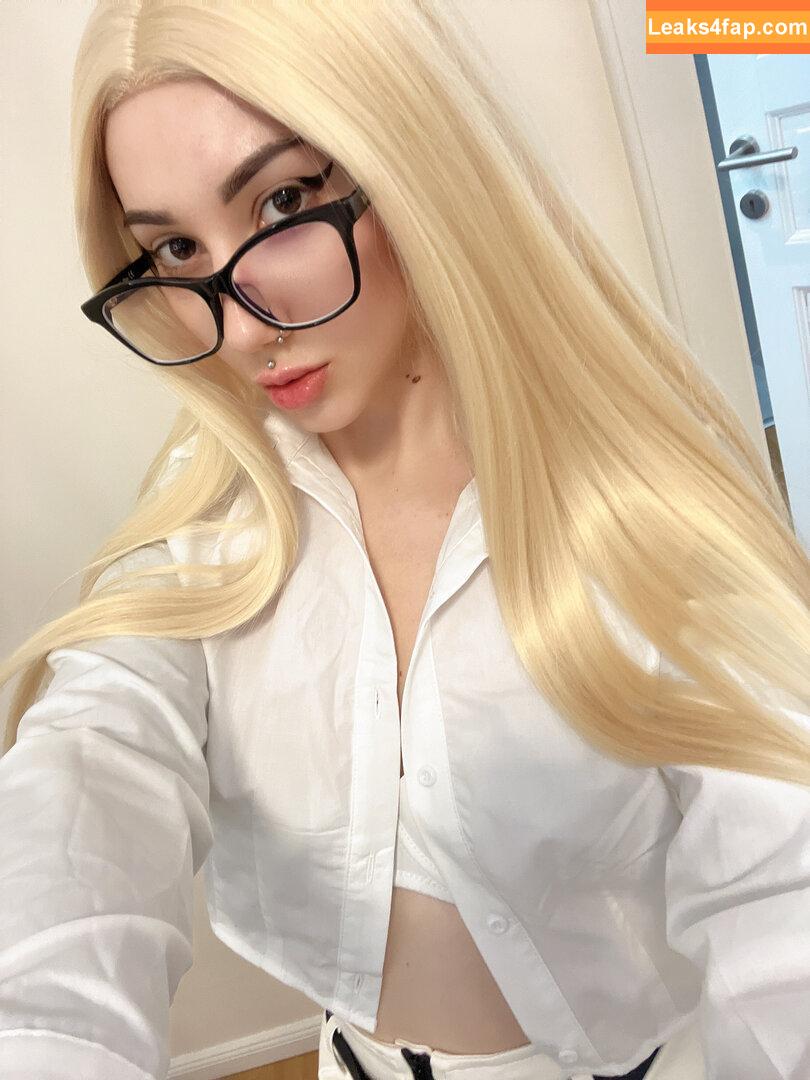 callmegoddesszara / callmegoddesszaraa слитое фото фото #0027