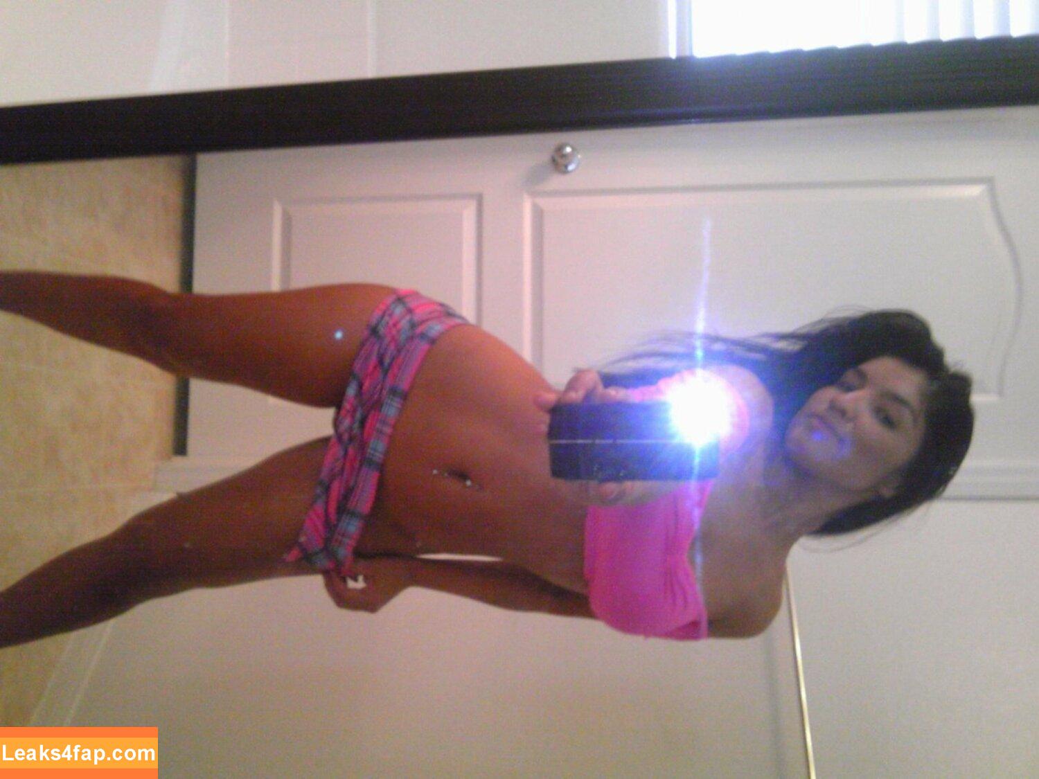 Carol / c.a.r.o.l.b / carolhot69 / carolinnx leaked photo photo #0001