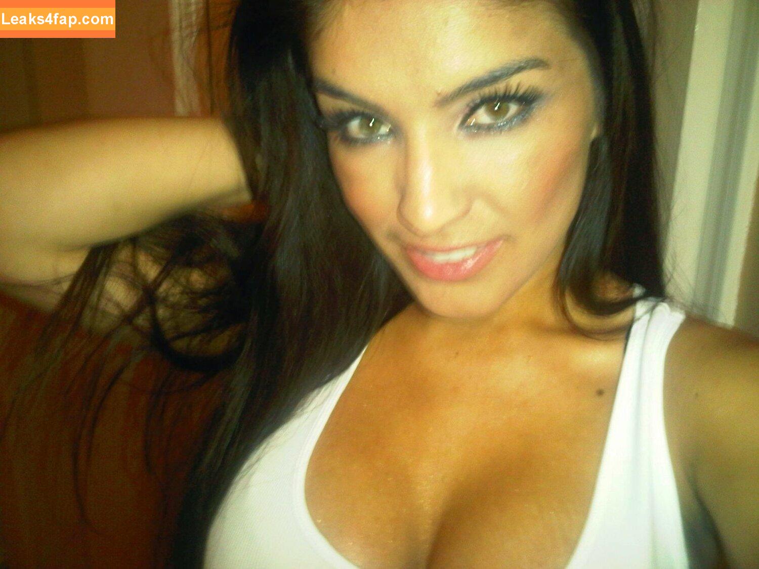 Carol / c.a.r.o.l.b / carolhot69 / carolinnx leaked photo photo #0013
