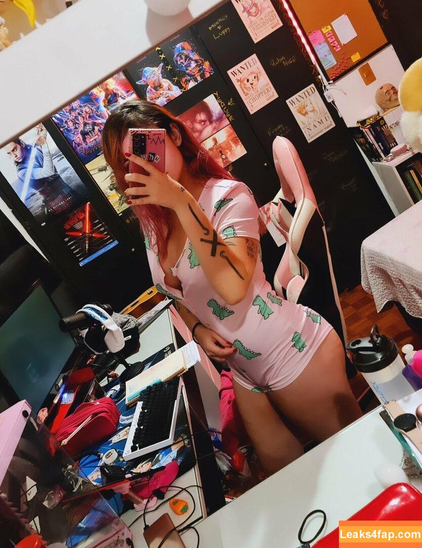 Carolina Trindade / carrietlol leaked photo photo #0004