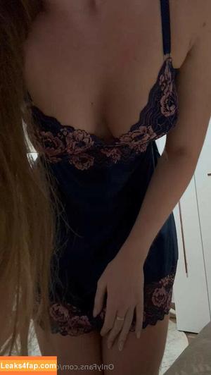 Caroline Rieger photo #0028