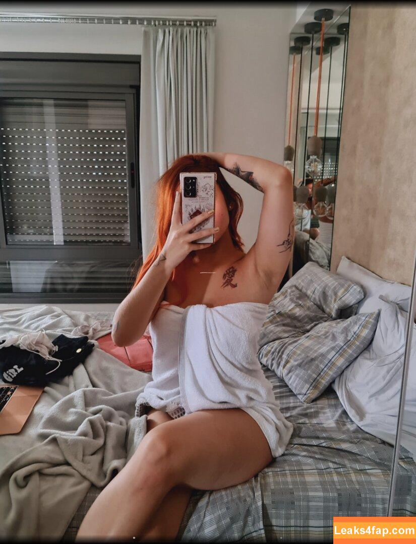 carrietlol /  leaked photo photo #0023