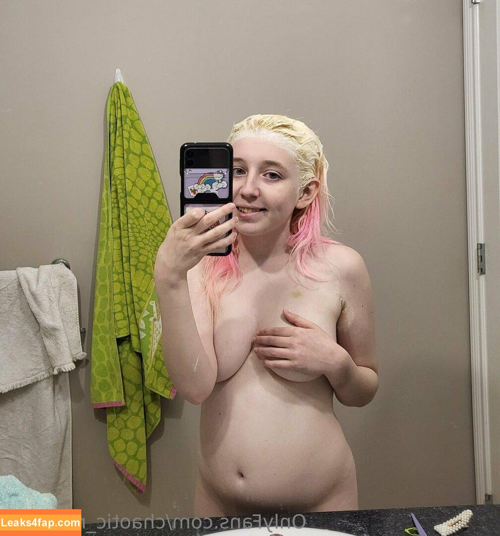 chaotic_moonpie /  leaked photo photo #0015