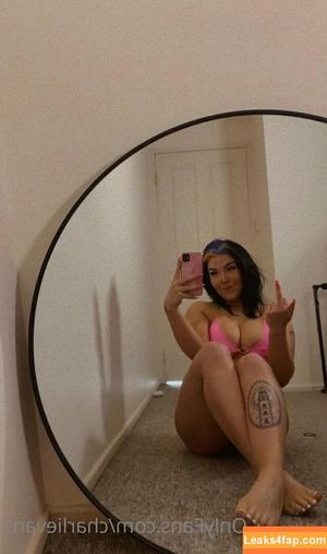 Charli Evans photo #0101