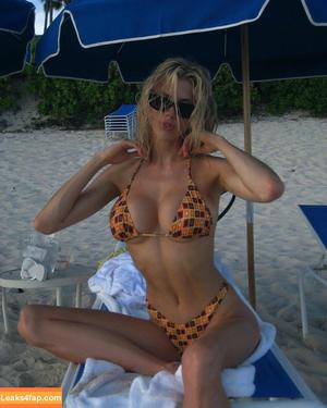 Charlotte McKinney photo #0193