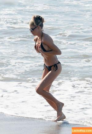 Charlotte McKinney photo #0625