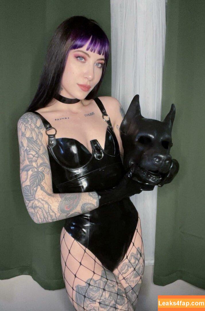 Charlotte Sartre / gothcharlotte leaked photo photo #0075