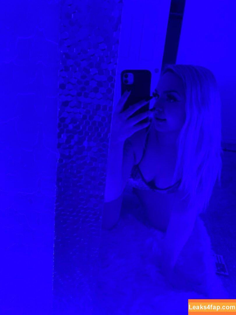 Cheekywahmen / EmHail / emhail_ leaked photo photo #0004