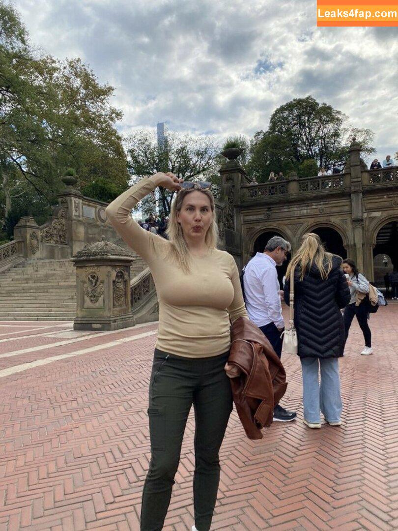 Chiropractor / Brenda Mondragon leaked photo photo #0019