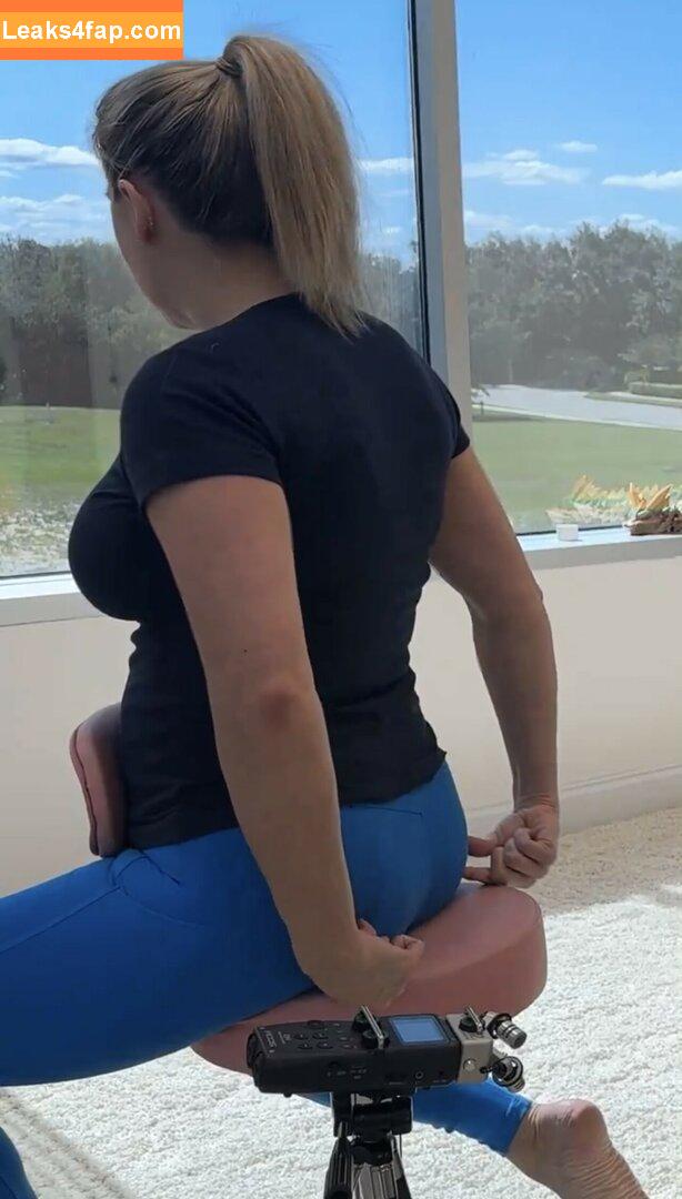 Chiropractor / Brenda Mondragon leaked photo photo #0027