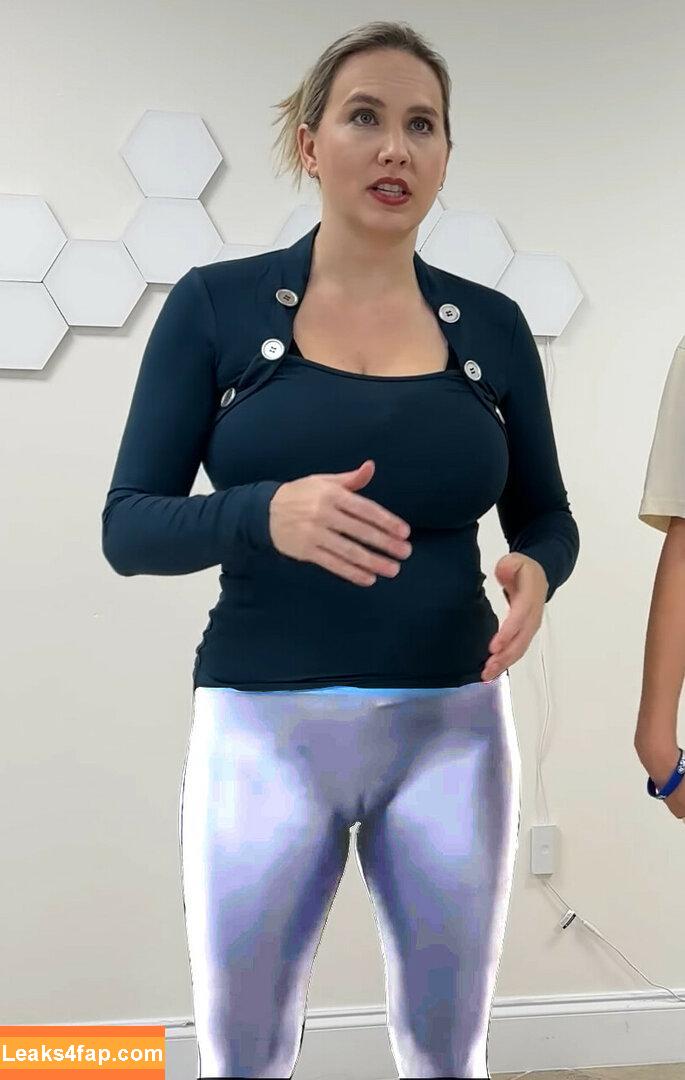 Chiropractor / Brenda Mondragon leaked photo photo #0063