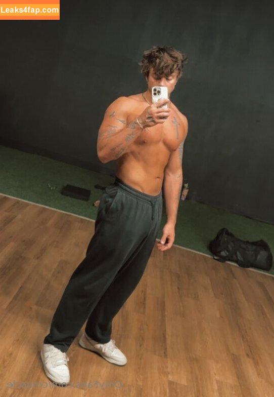 cmuscle /  leaked photo photo #0010
