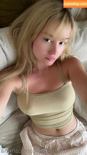 corinna photo #0148