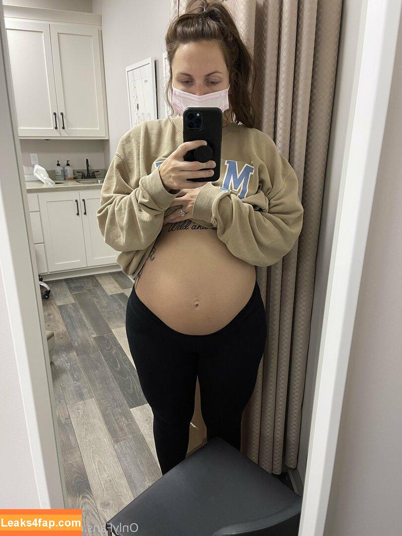 cum4kate /  leaked photo photo #0019