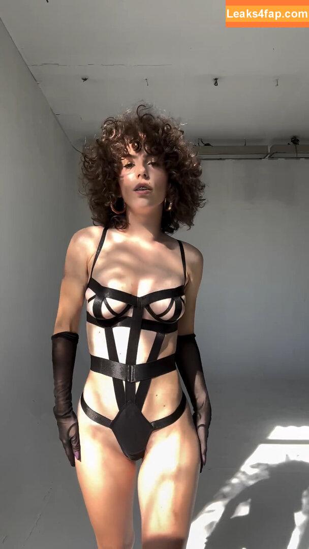 curlywiktoria / curlyvictoria / curlyyycue / wiktoria moldawiak слитое фото фото #0096