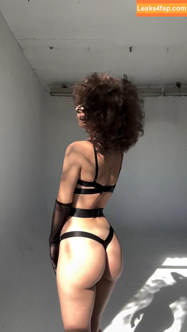 curlywiktoria / curlyvictoria / curlyyycue / wiktoria moldawiak слитое фото фото #0099