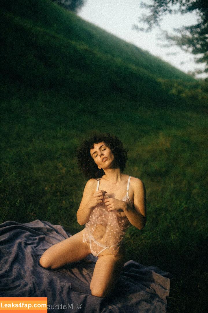 curlywiktoria / curlyvictoria / curlyyycue / wiktoria moldawiak слитое фото фото #0107