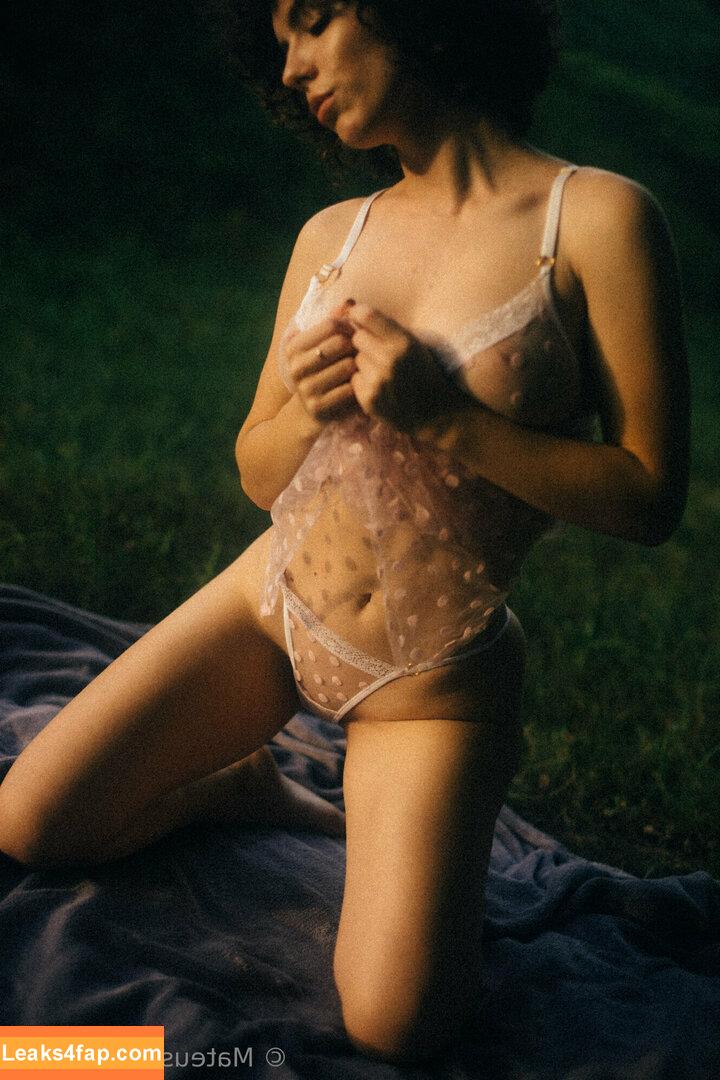 curlywiktoria / curlyvictoria / curlyyycue / wiktoria moldawiak слитое фото фото #0109