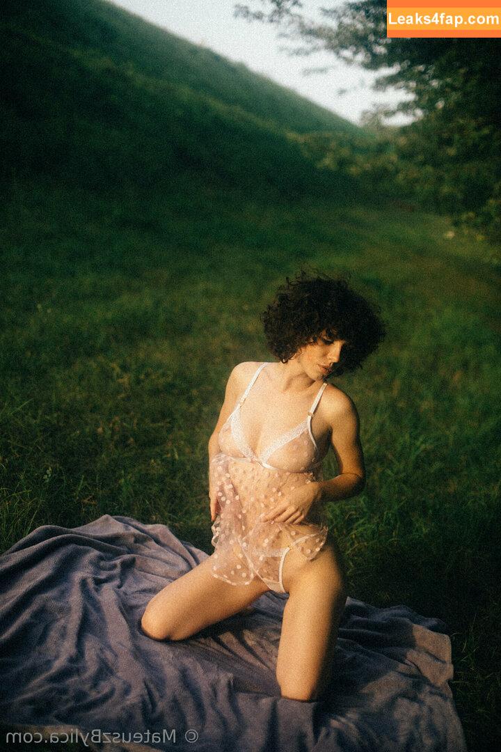 curlywiktoria / curlyvictoria / curlyyycue / wiktoria moldawiak слитое фото фото #0113