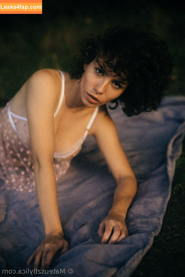 curlywiktoria / curlyvictoria / curlyyycue / wiktoria moldawiak слитое фото фото #0117