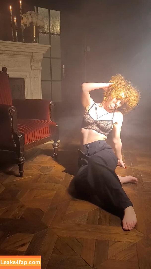 curlywiktoria / curlyvictoria / curlyyycue / wiktoria moldawiak слитое фото фото #0222