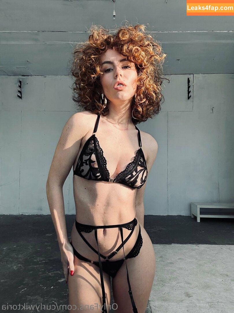 curlywiktoria / curlyvictoria / curlyyycue / wiktoria moldawiak слитое фото фото #0329