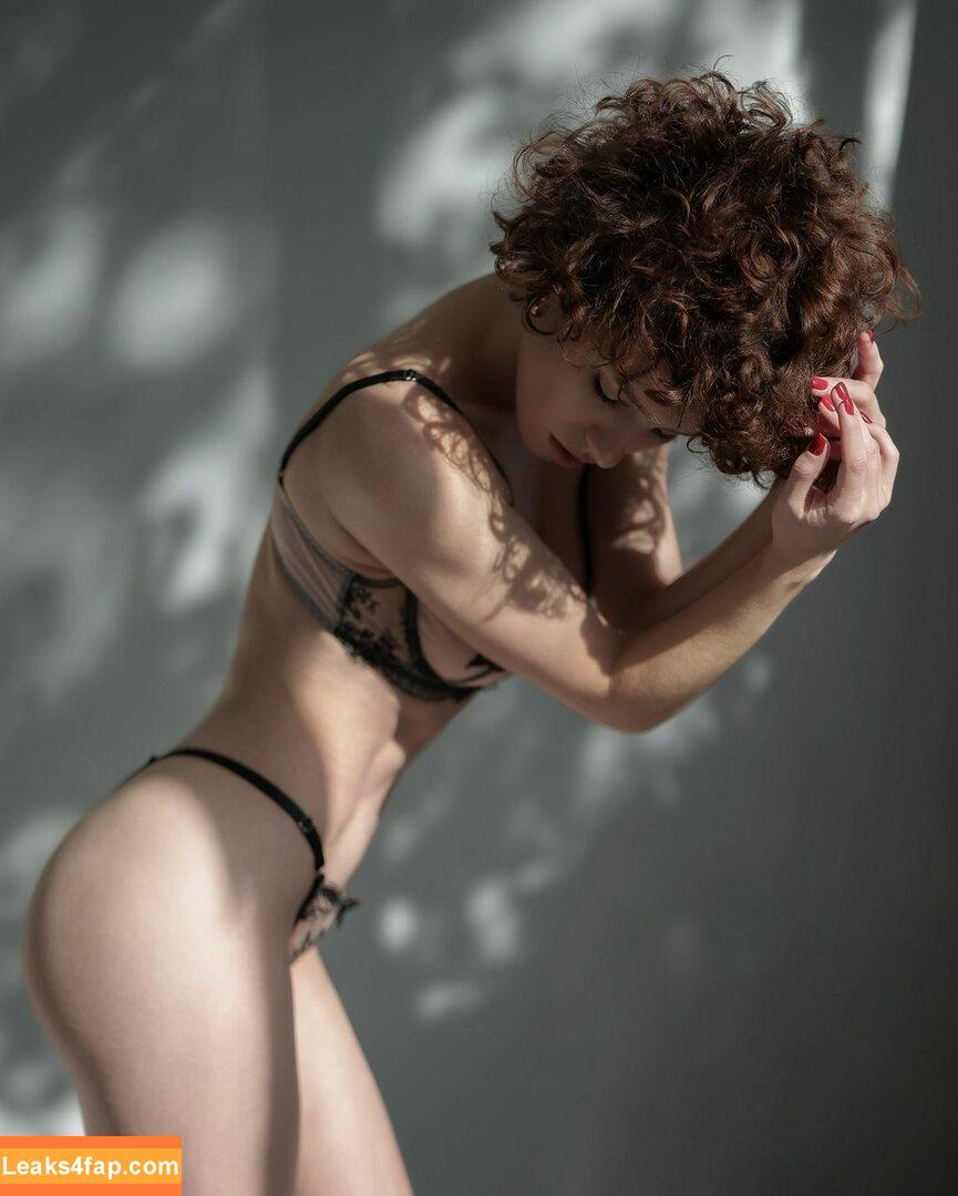curlywiktoria / curlyvictoria / curlyyycue / wiktoria moldawiak leaked photo photo #0737