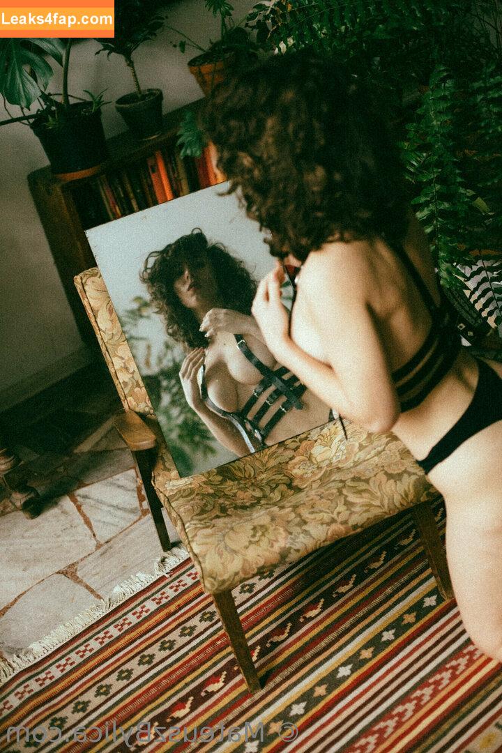 curlywiktoria / curlyvictoria / curlyyycue / wiktoria moldawiak leaked photo photo #0809