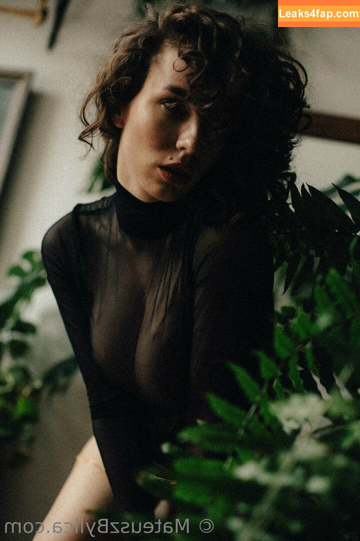 curlywiktoria / curlyvictoria / curlyyycue / wiktoria moldawiak leaked photo photo #0811