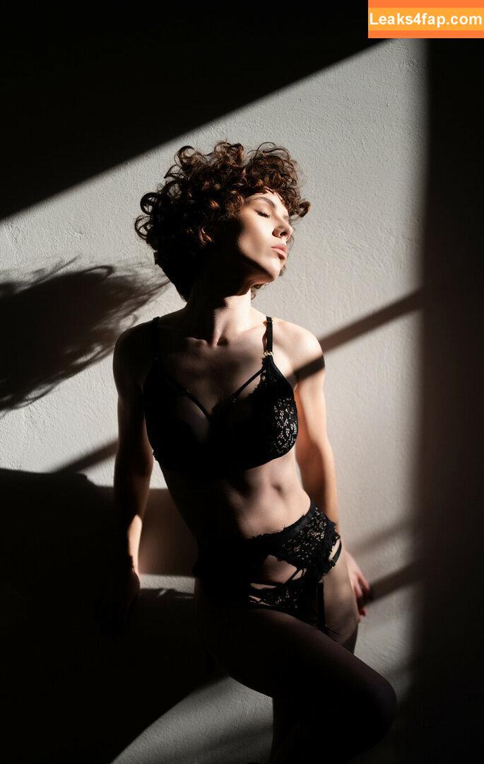curlywiktoria / curlyvictoria / curlyyycue / wiktoria moldawiak leaked photo photo #0901