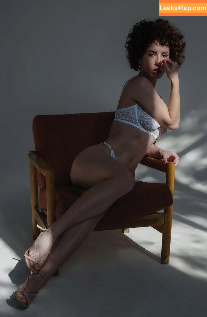 curlywiktoria / curlyvictoria / curlyyycue / wiktoria moldawiak leaked photo photo #0904