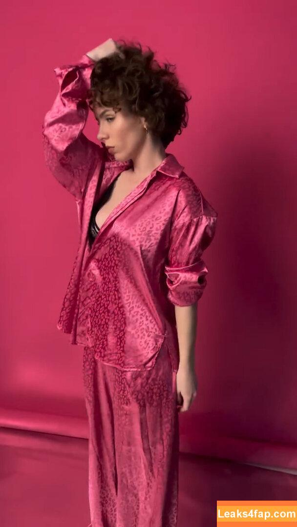 curlywiktoria / curlyvictoria / curlyyycue / wiktoria moldawiak leaked photo photo #0931