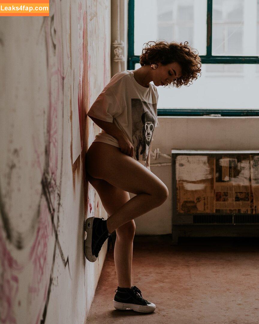 curlywiktoria / curlyvictoria / curlyyycue / wiktoria moldawiak leaked photo photo #0951