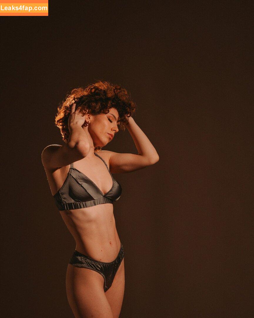 curlywiktoria / curlyvictoria / curlyyycue / wiktoria moldawiak leaked photo photo #0955