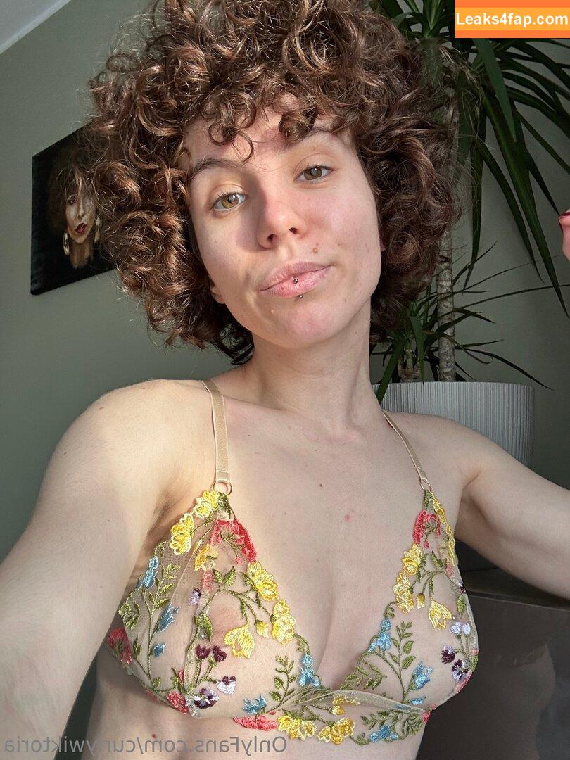 curlywiktoria / curlyvictoria / curlyyycue / wiktoria moldawiak leaked photo photo #0968