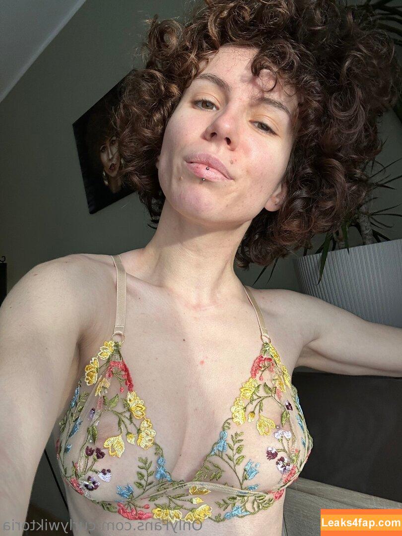 curlywiktoria / curlyvictoria / curlyyycue / wiktoria moldawiak leaked photo photo #0969