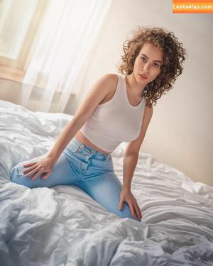 curlywiktoria фото #0077