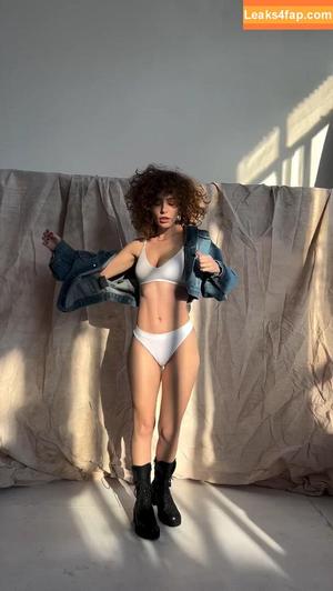 curlywiktoria фото #0169