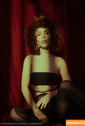 curlywiktoria фото #0320