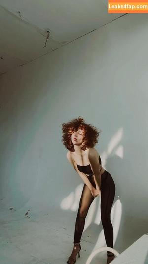 curlywiktoria фото #0335