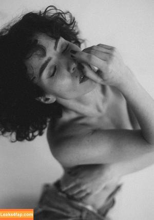 curlywiktoria photo #0696
