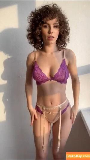 curlywiktoria photo #0729