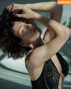 curlywiktoria photo #0740
