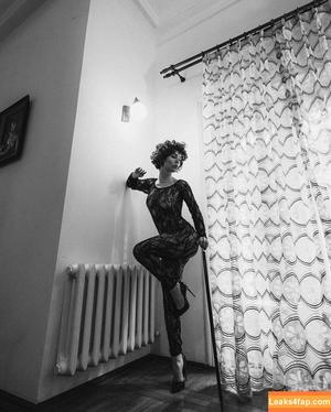 curlywiktoria photo #0774
