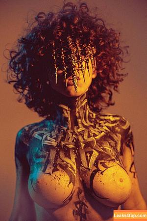curlywiktoria photo #0796