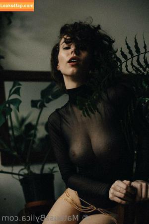 curlywiktoria photo #0822