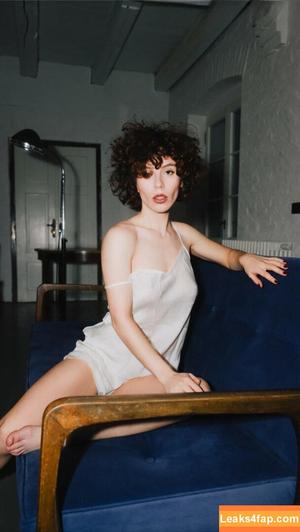 curlywiktoria photo #0839