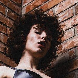 curlywiktoria photo #0841