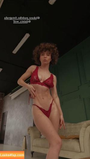 curlywiktoria photo #0872
