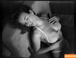 curlywiktoria photo #0886